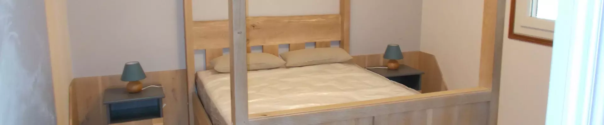 Création d'un lit à baldaquin en bois sur mesure | Concept Création Alès